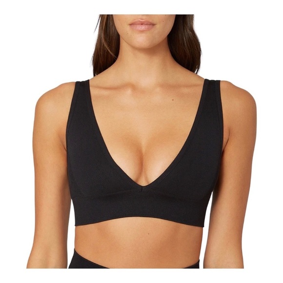 WeWoreWhat Other - WEWOREWHAT V-Neck Bra Top Black Size M